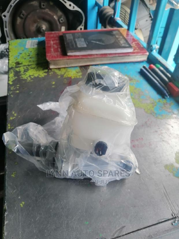 Toyota Hiace 7l Brake Master Cylinder Booster - thumbnail 3