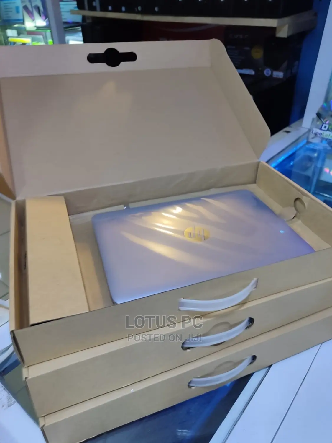 New Laptop HP EliteBook 820 G3 8GB Intel Core I7 SSD 256GB