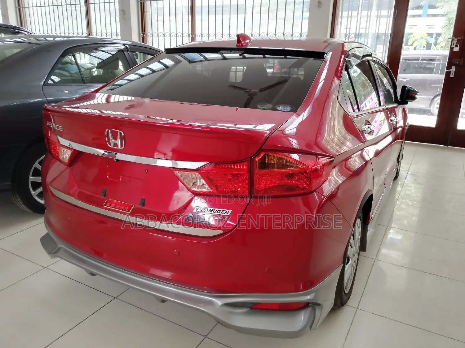 Honda Grace 2016 Red