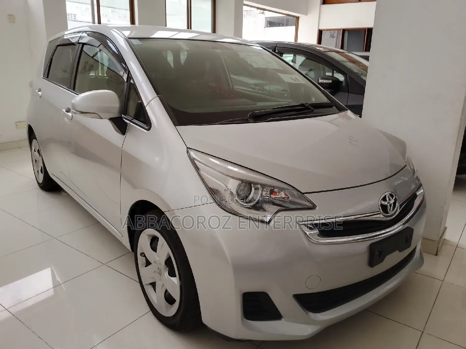 Toyota Ractis 2016 Silver