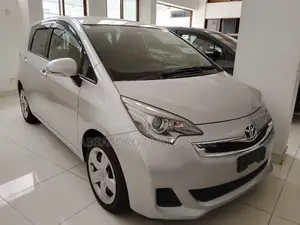 Toyota Ractis 2016 Silver