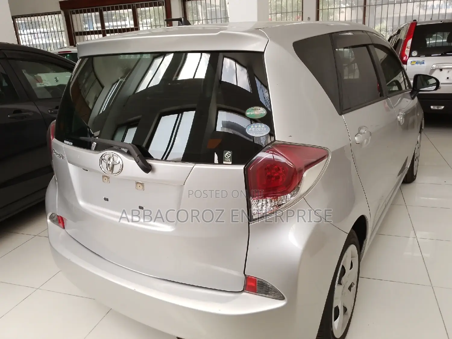 Toyota Ractis 2016 Silver