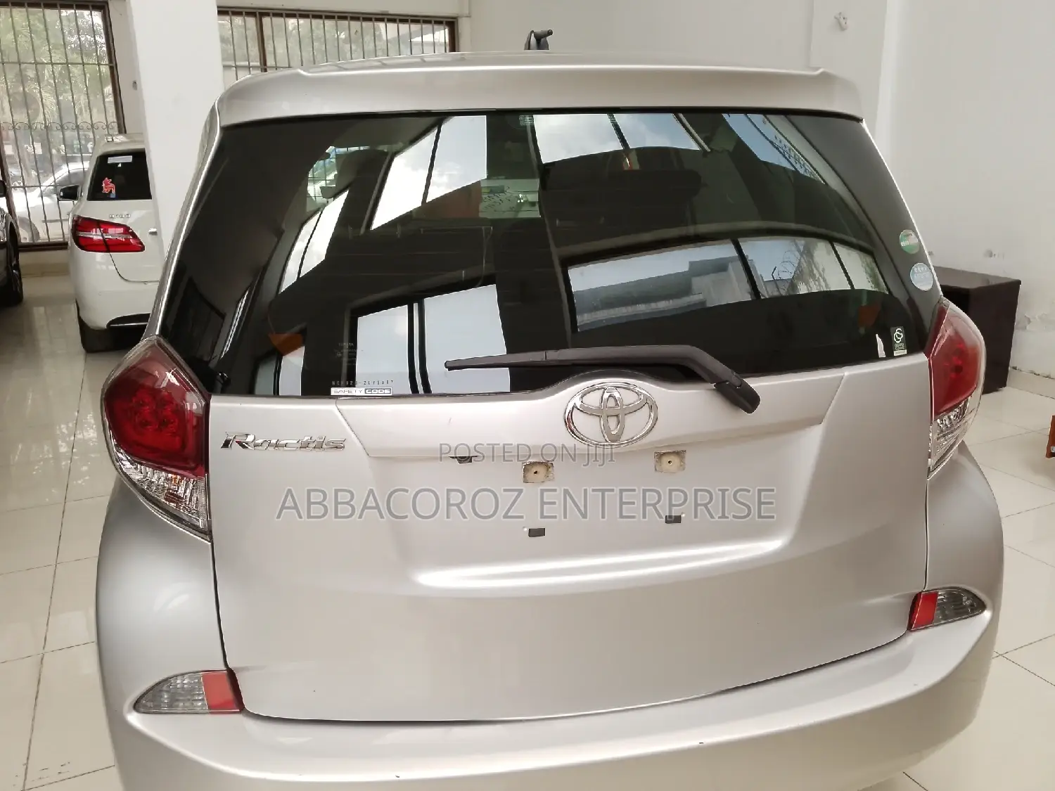 Toyota Ractis 2016 Silver
