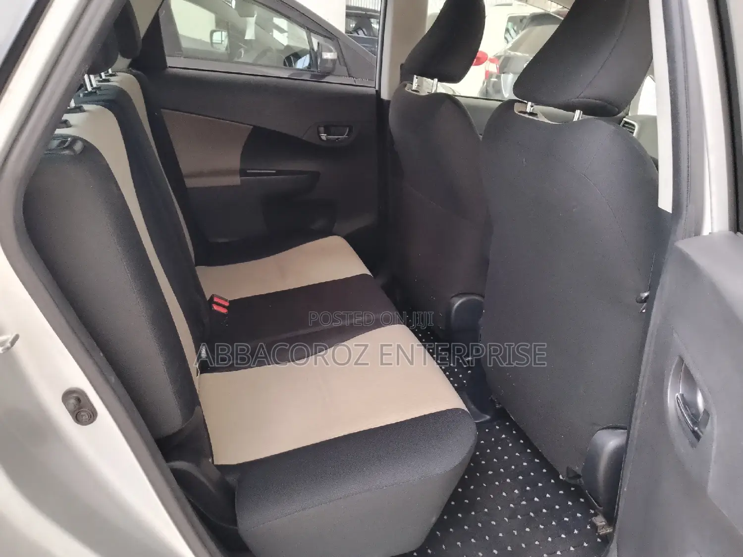 Toyota Ractis 2016 Silver