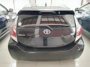Toyota Aqua 2016 Black