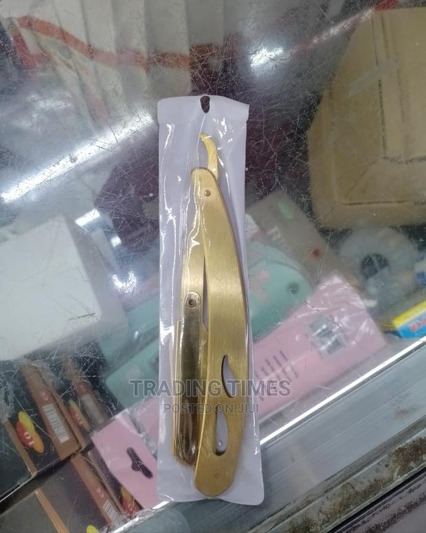 Men Shaving Razor for Beards - main view