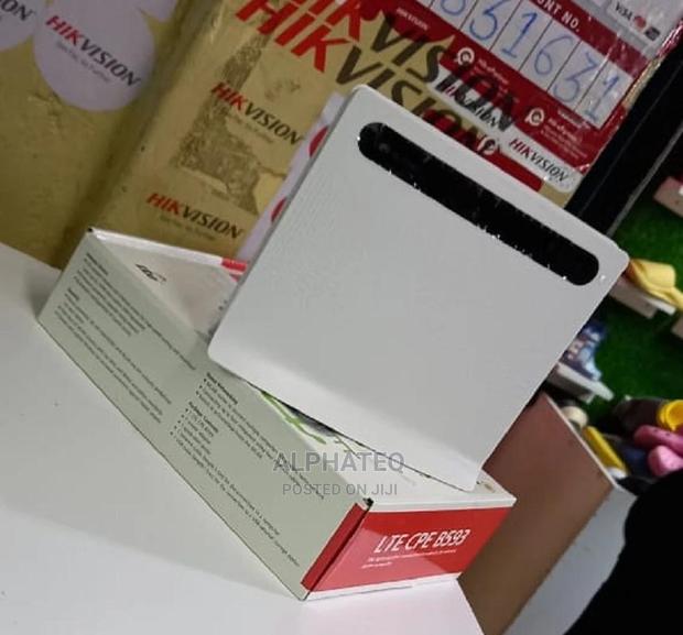 Unique Huawei B593 4G LTE Wifi Hotspot Simcard Slot Router