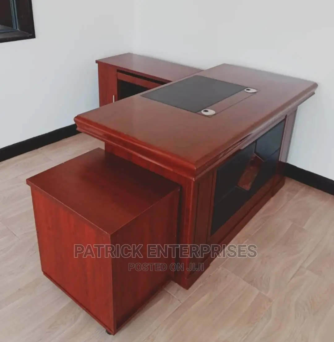 Executive Imported Office Desk 1.6 MTRS