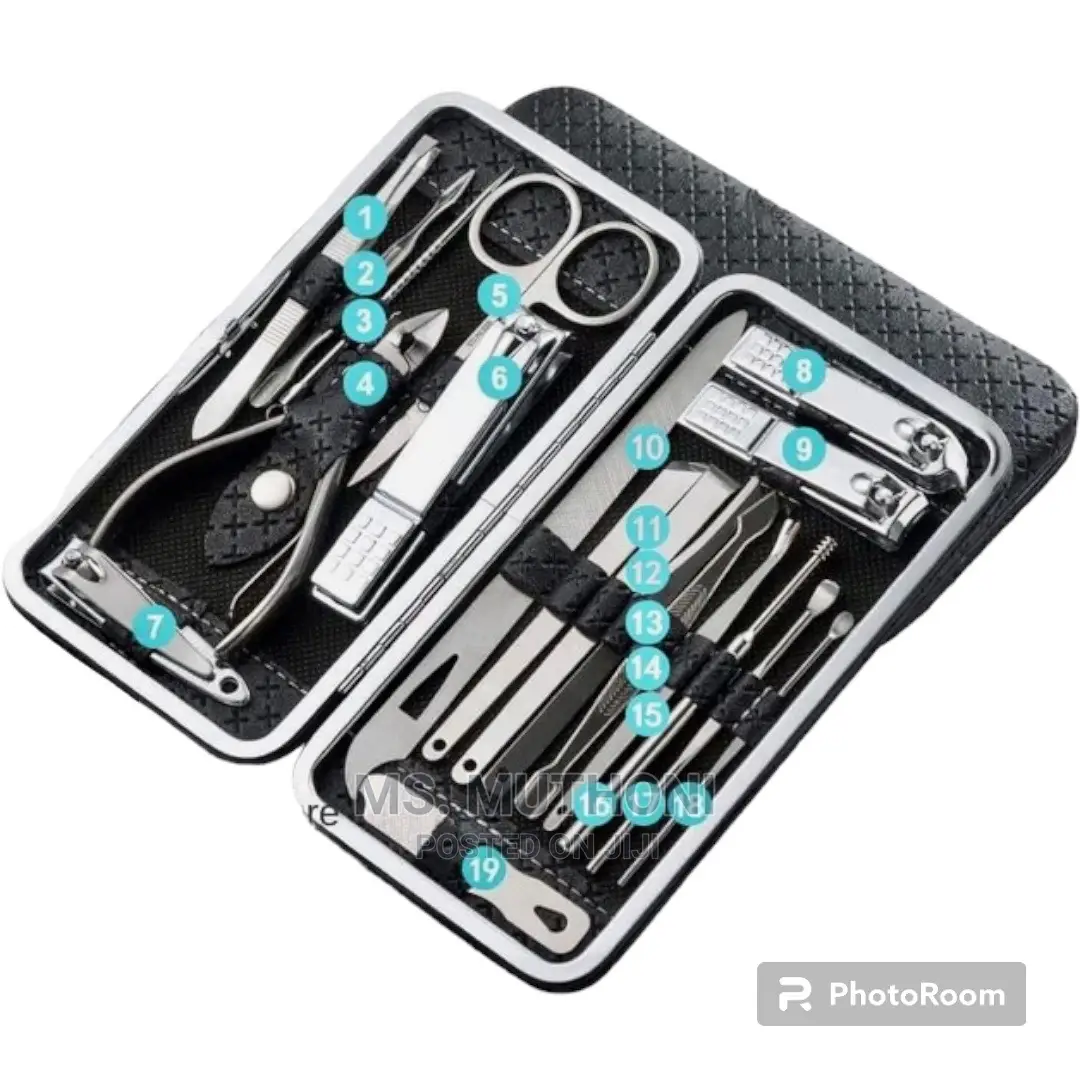 19 Piece Manicure / Pedicure Set