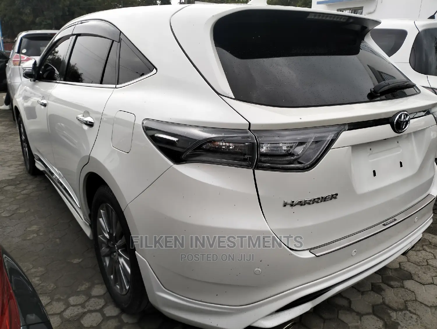 Toyota Harrier 2.0 4WD 2016 White