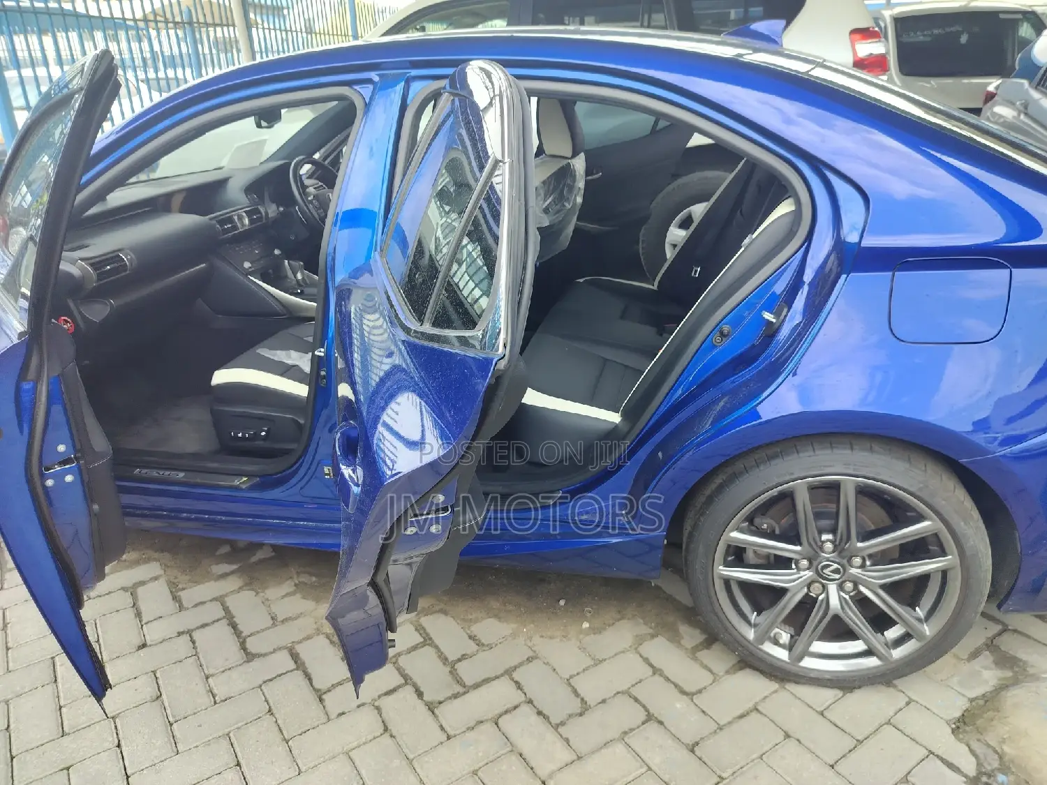 Lexus IS 2016 Blue