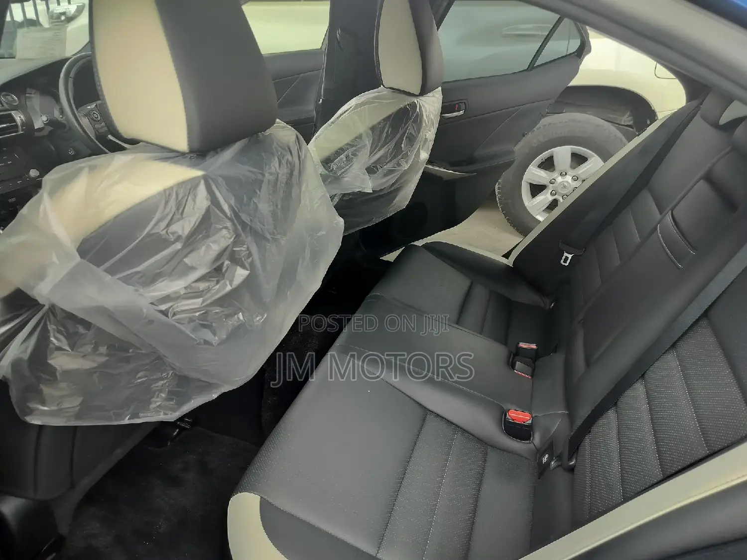 Lexus IS 2016 Blue