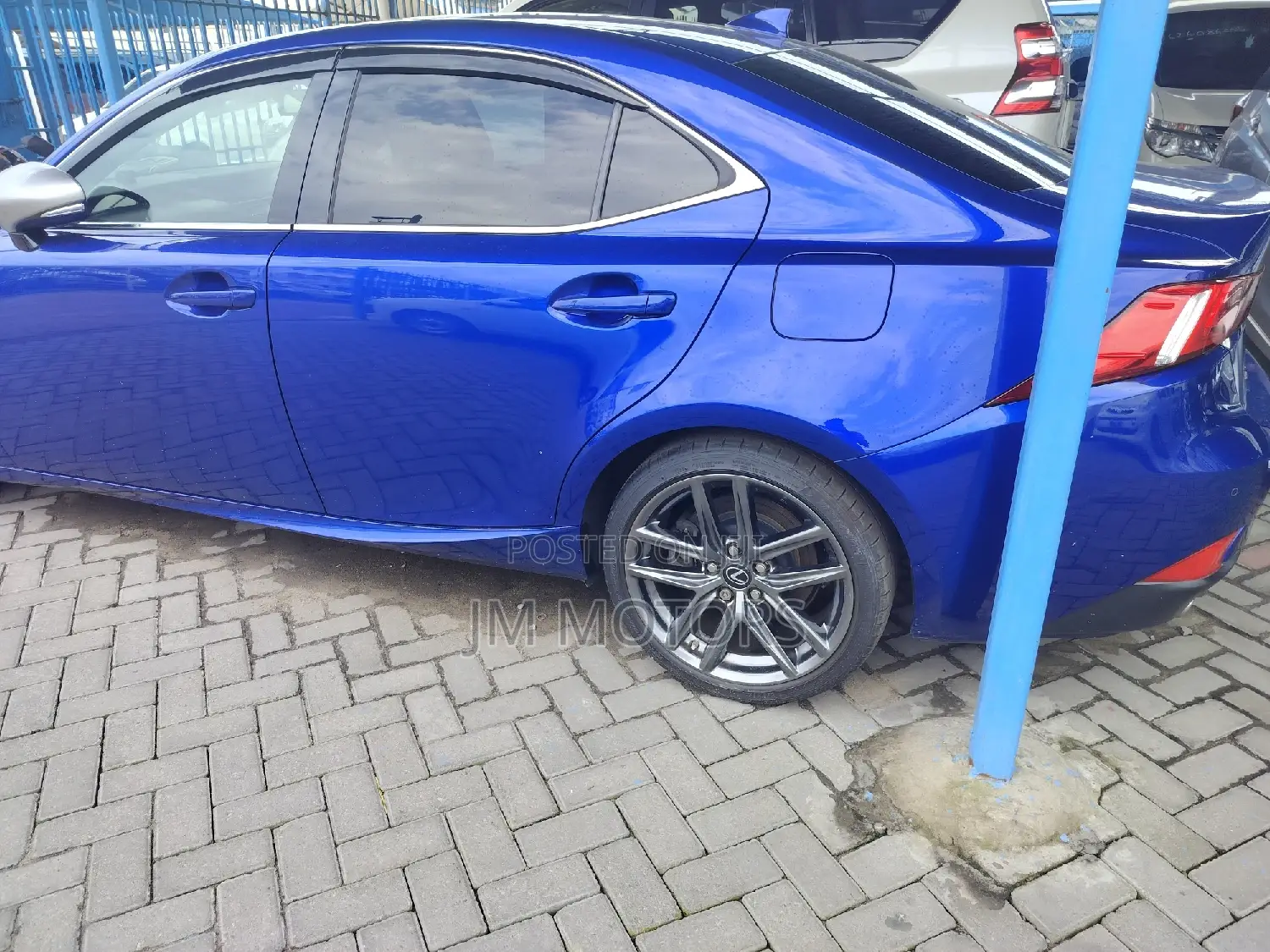 Lexus IS 2016 Blue