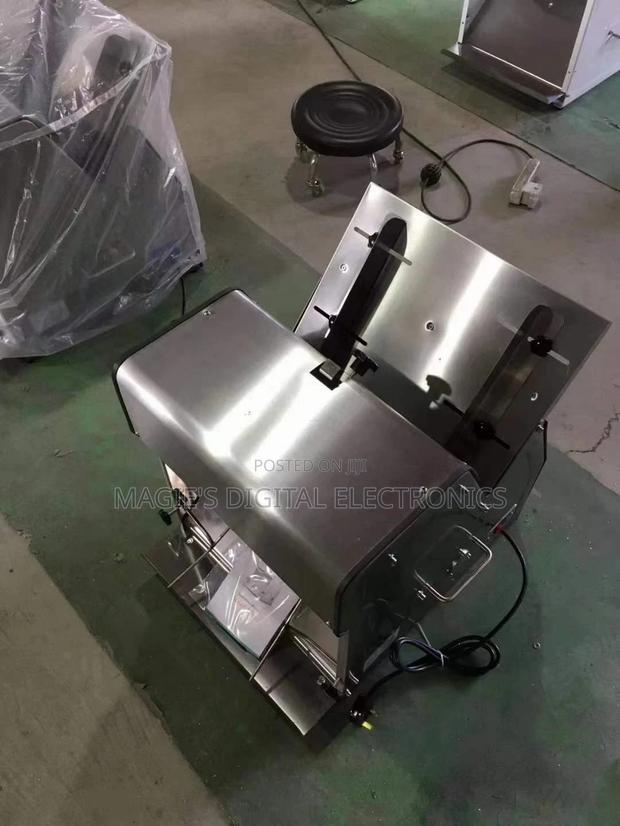 Breadslicer Machine