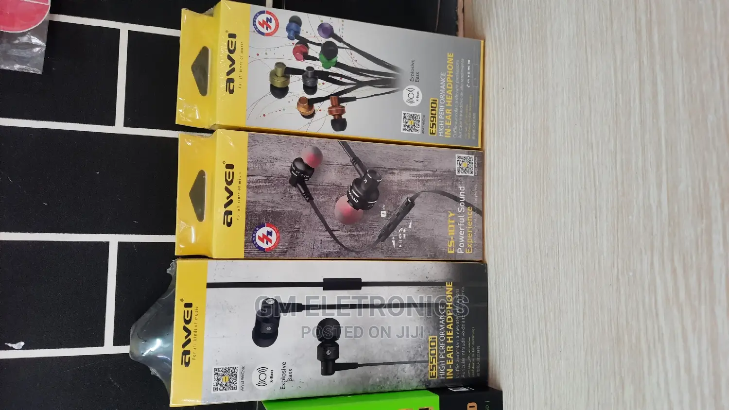 Stereo Wired Earphones.