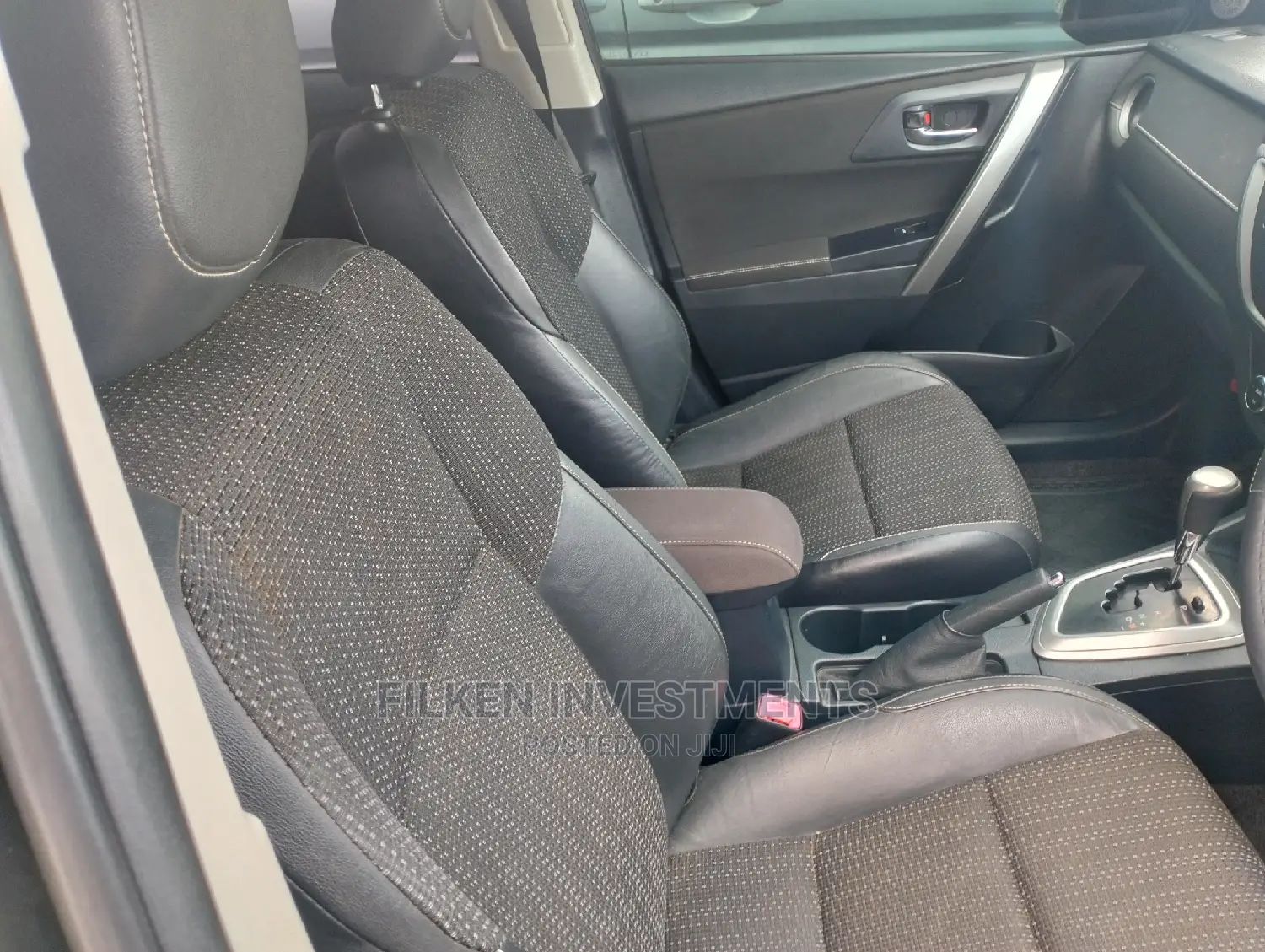 Toyota Auris 2014 Black