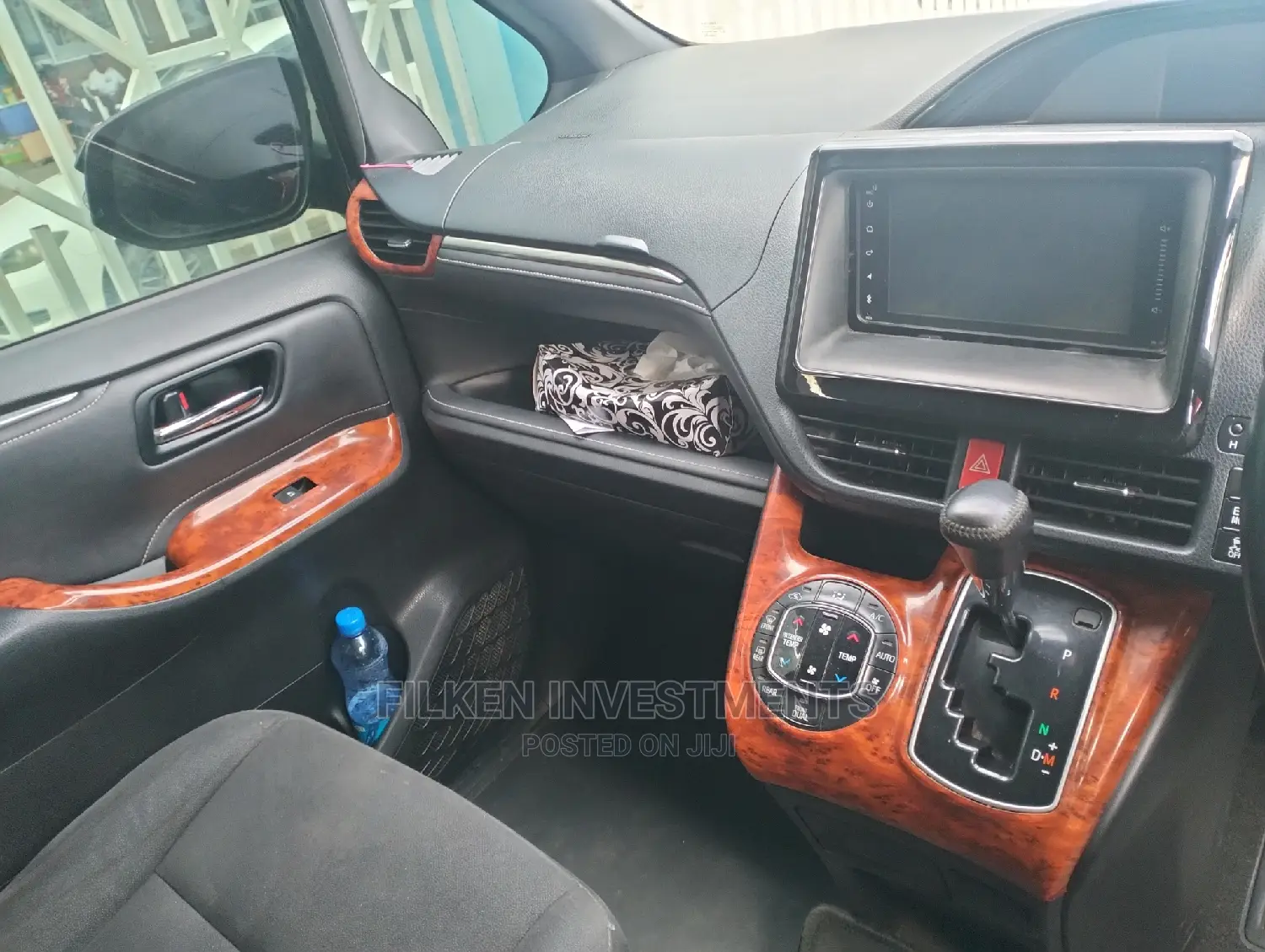 Toyota Voxy 2014 Black