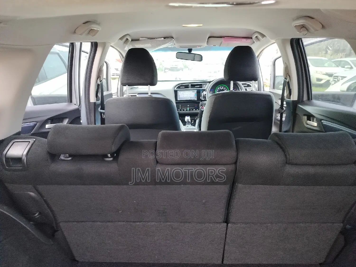 Honda Fit Shuttle 2016 Silver