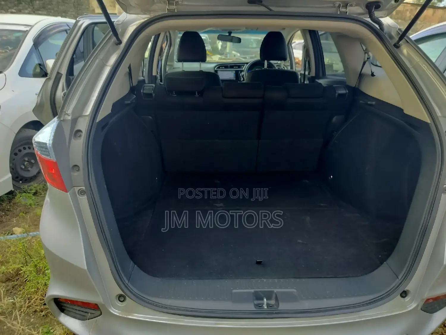 Honda Fit Shuttle 2016 Silver