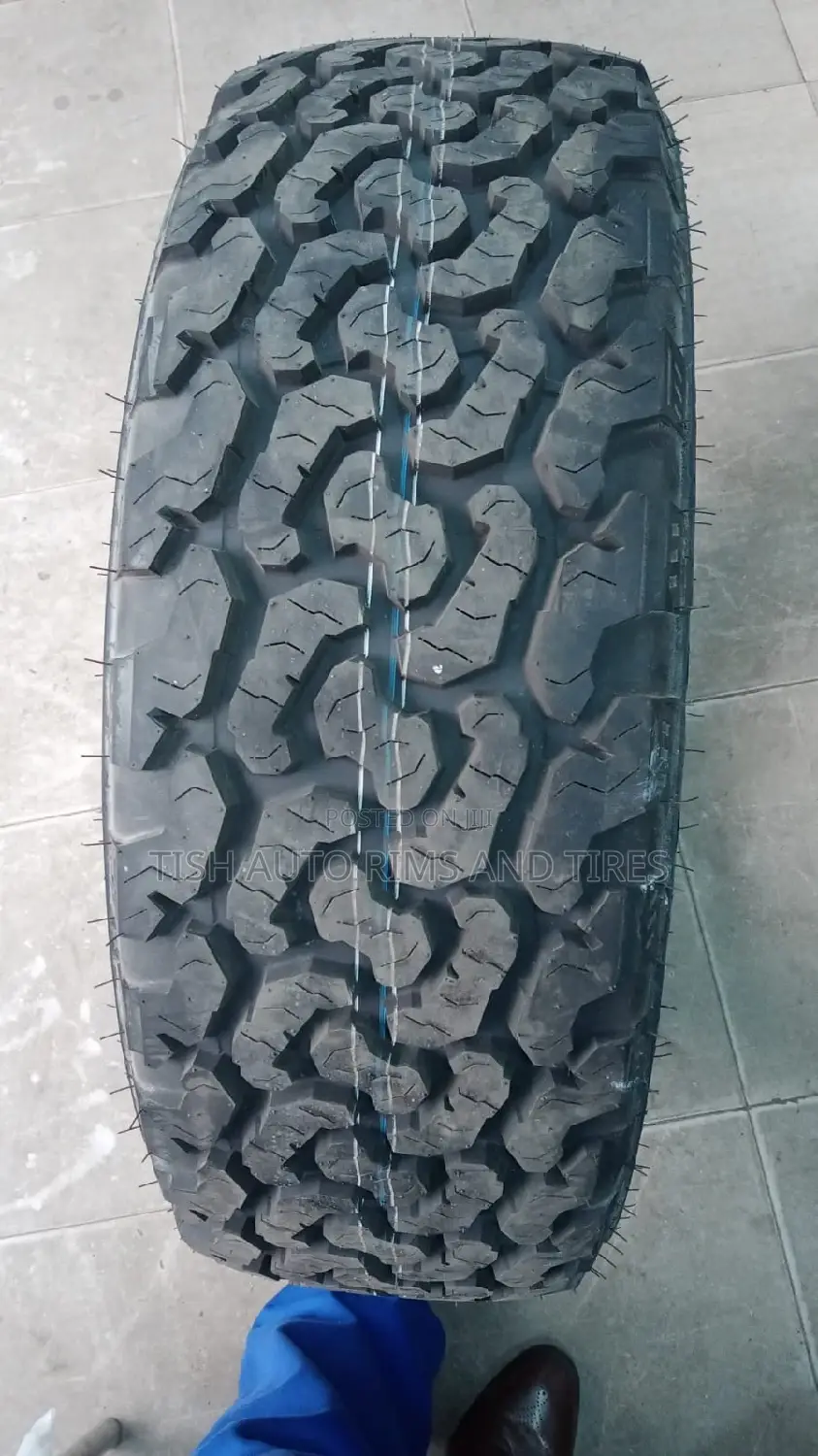 285/70r17 Duran Tire