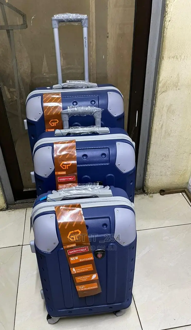 3 in 1 Luxurious Fibre Suitcase
Zipper Closure Frame.