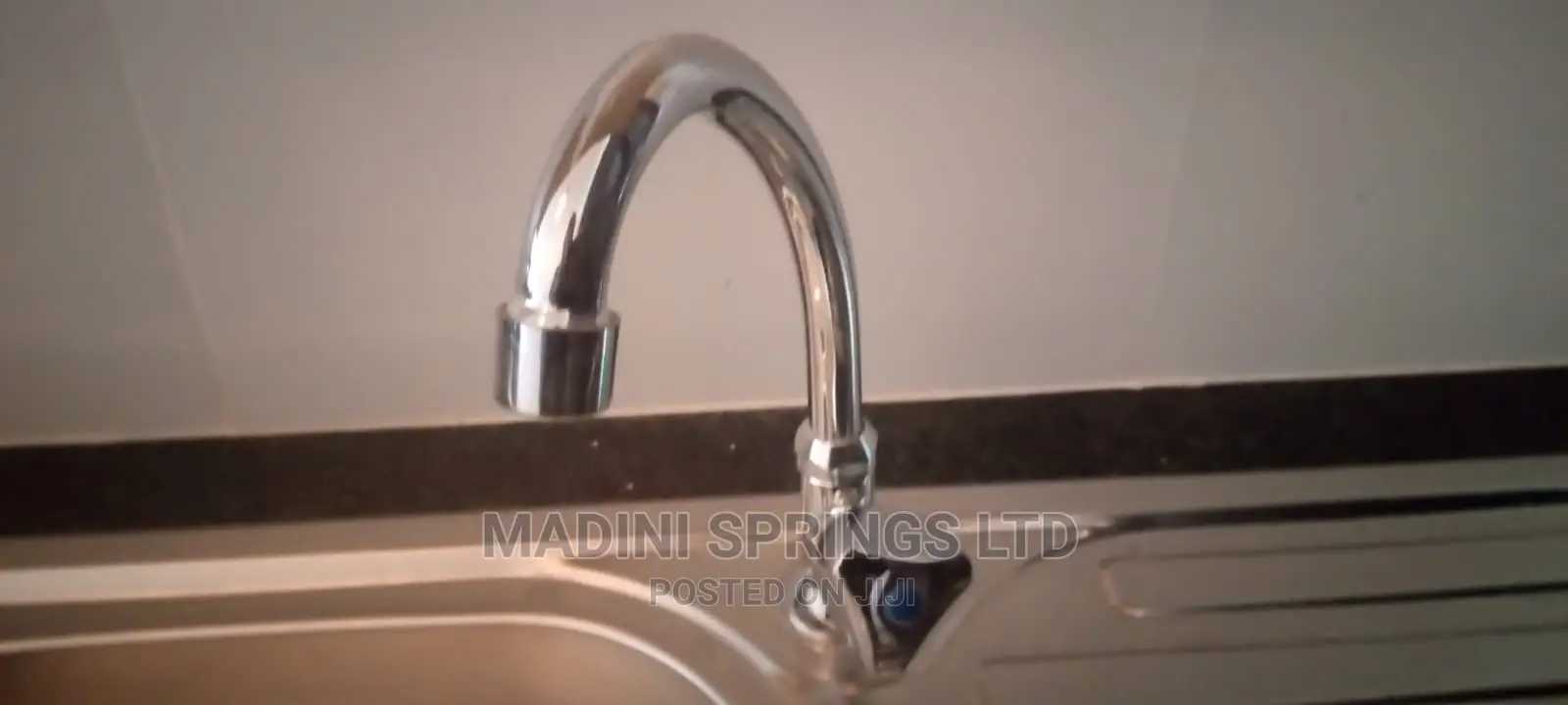 Lever, Star Knob Chrome Taps(With Aerators for Sinks)