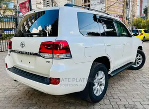 Toyota Land Cruiser 4.6 V8 ZX 2016 White
