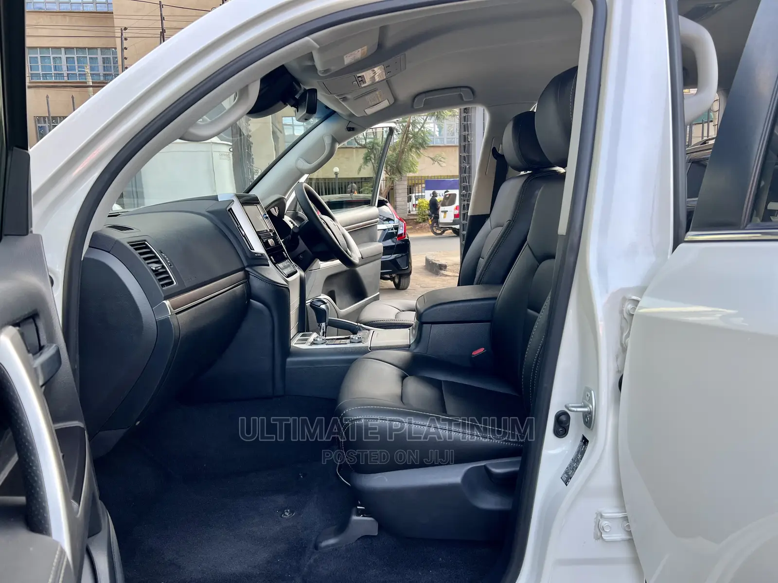 Toyota Land Cruiser 4.6 V8 ZX 2016 White