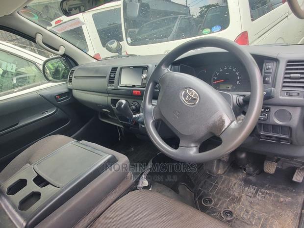 Toyota HiAce 2016 White - thumbnail 6