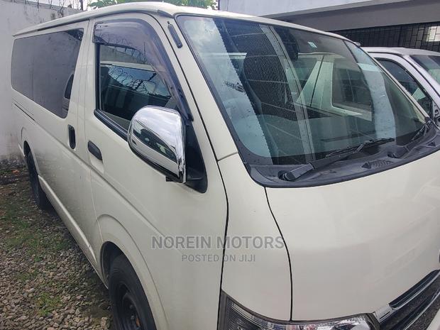 Toyota HiAce 2016 White - thumbnail 3