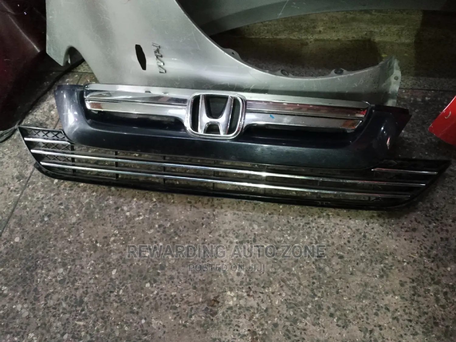 Honda CR-V Re4 Grille.