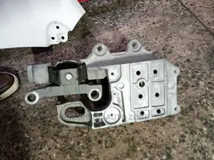 Nissan Dualis Engine Mountain