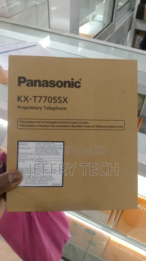 Panasonic Kx-T7705 LCD Single Line Phone