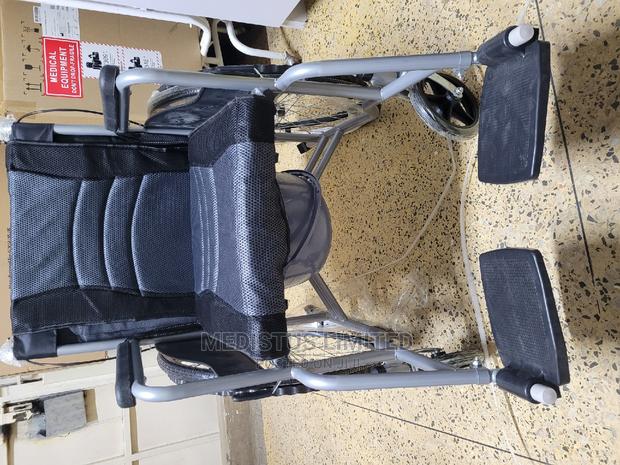 Wheelchair Commode With Honey Comb Seat - thumbnail 3