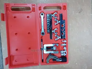 Flaring Kit Complete With Pipe Cutter