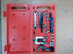 Flaring Kit Complete With Pipe Cutter