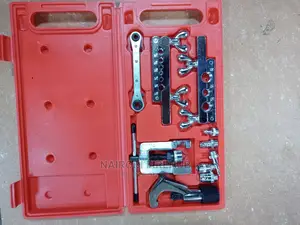 Flaring Kit Complete With Pipe Cutter