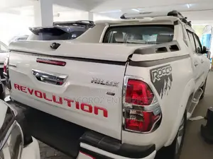 Toyota Hilux 2016 White