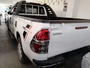 Toyota Hilux 2016 White