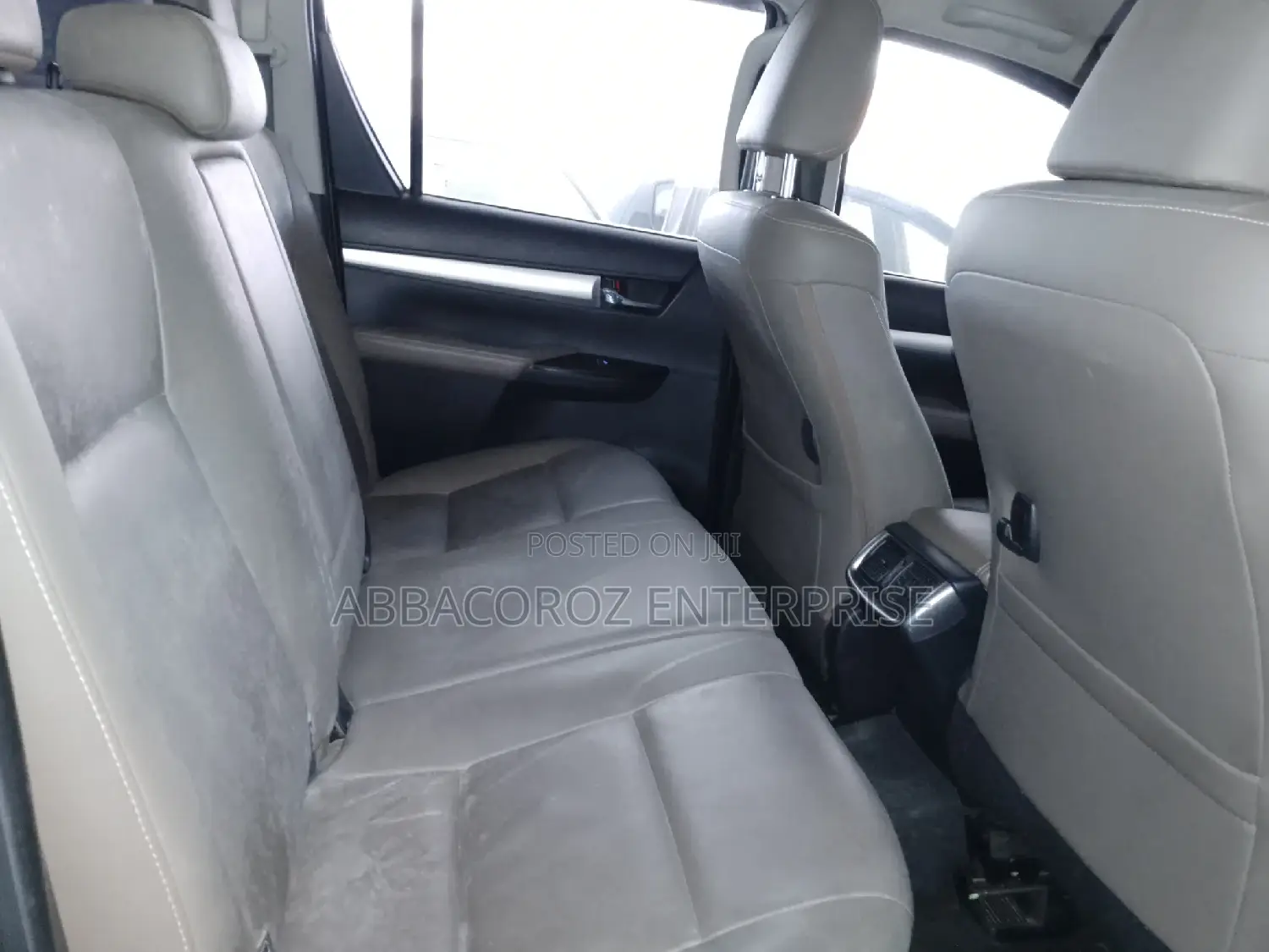 Toyota Hilux 2016 Gray
