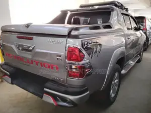Toyota Hilux 2016 Gray
