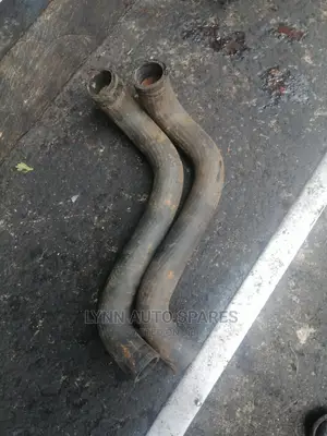 Toyota Hiace Shark 3l Horse Pipe Radiator