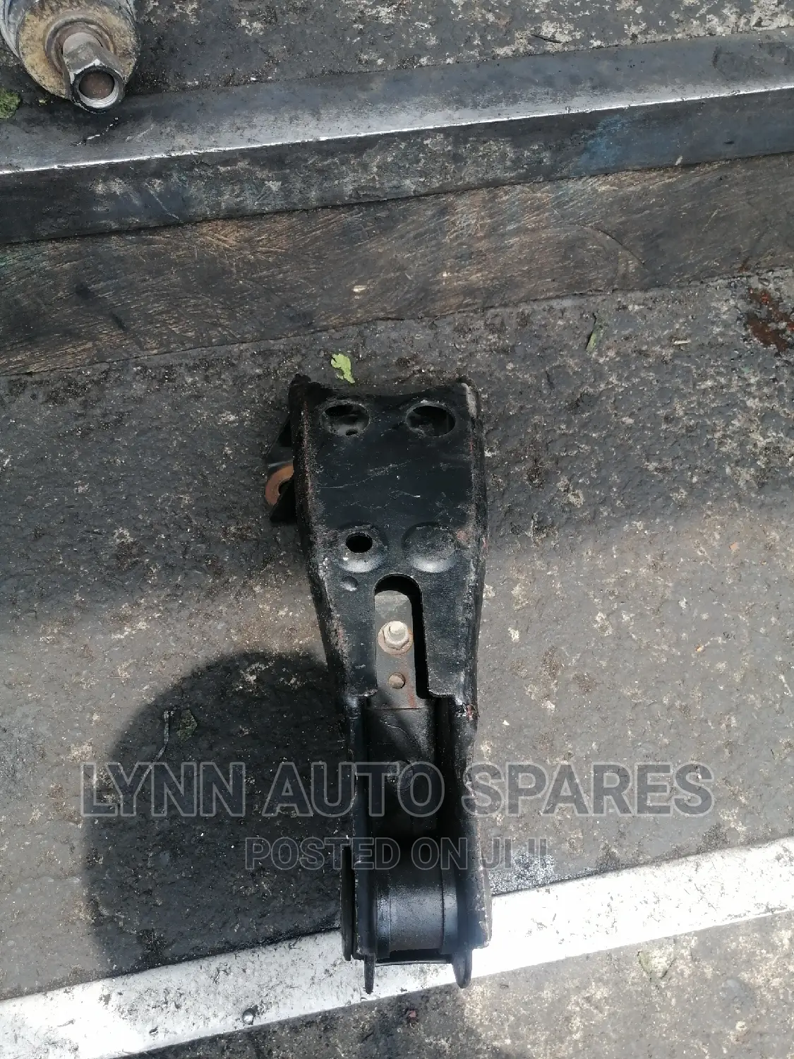 Toyota Hiace 7l Lower Control Arm