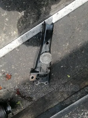 Toyota Hiace 7l Lower Control Arm