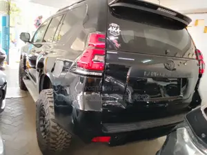 Toyota Land Cruiser Prado 2018 Black