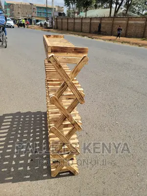 Shoe Rack- (5LM£)