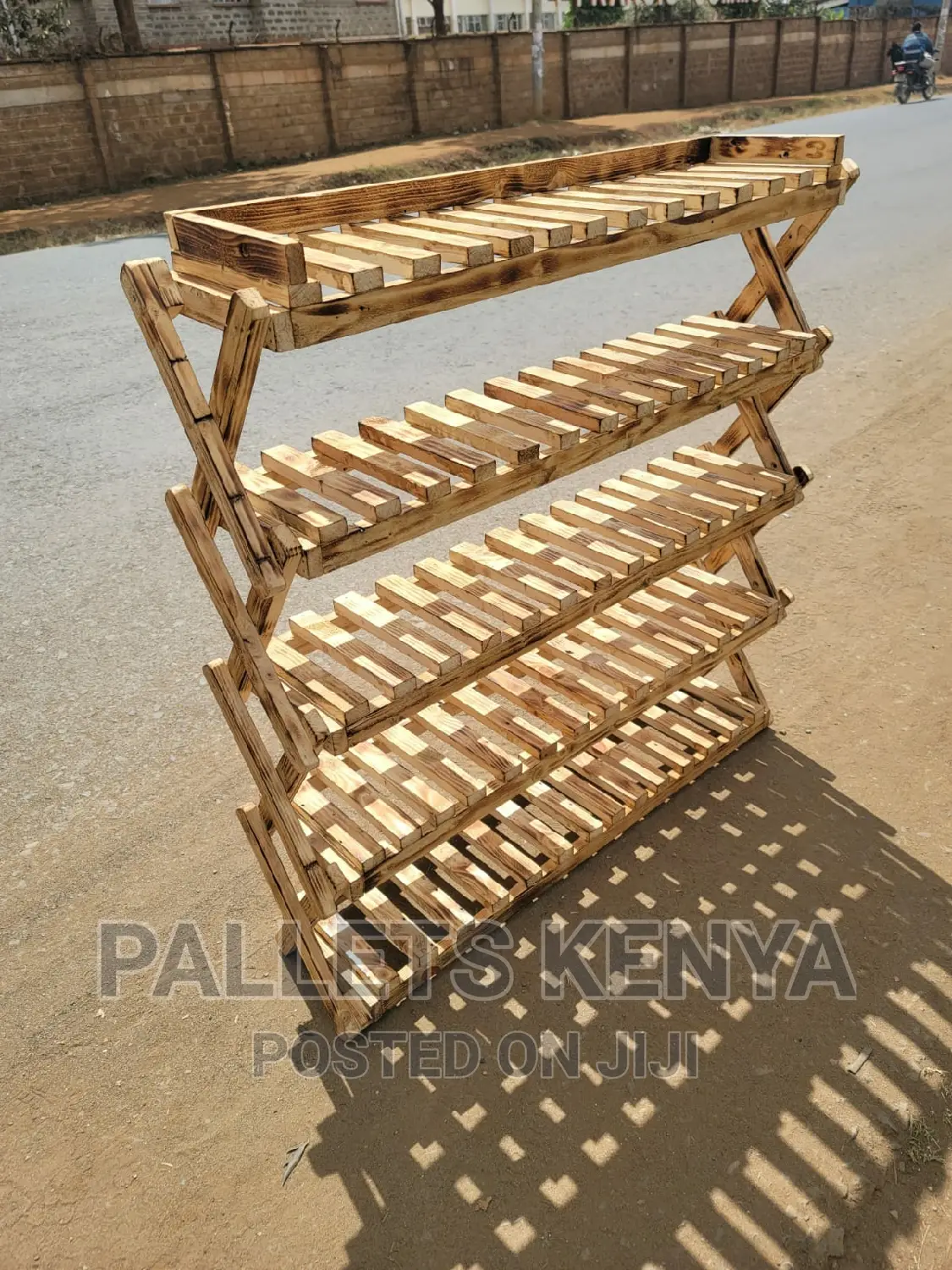 Shoe Rack- (5LM£)