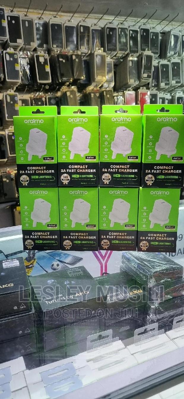 Oraimo OCW-U65S+L53 Lightning Cable Charger Kit White - thumbnail 2