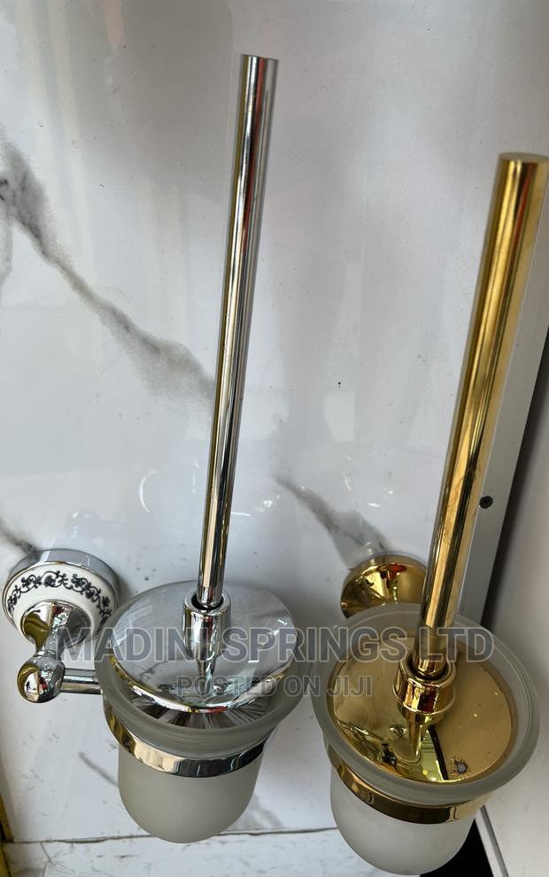 Luxurious Toilet Brush Cleaners With Holders(Wall Mounted) - main view