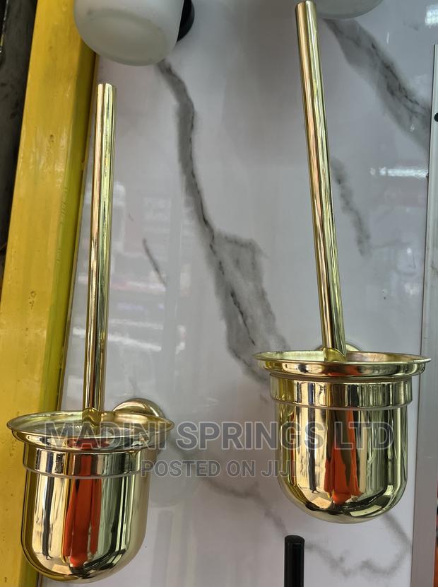 Luxurious Toilet Brush Cleaners With Holders(Wall Mounted) - thumbnail 3